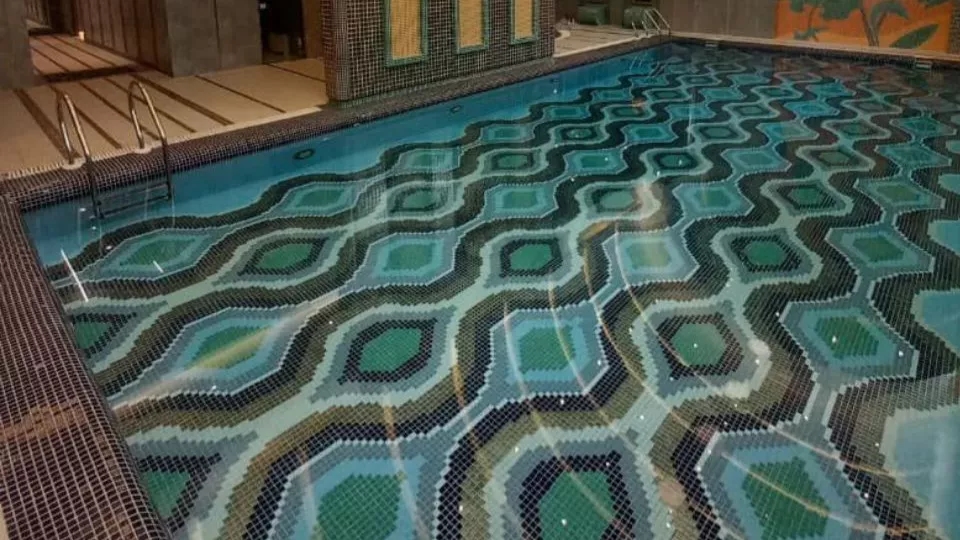 The general steps of building a swimming pool