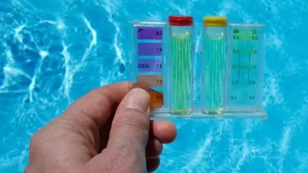 How to purify pool water