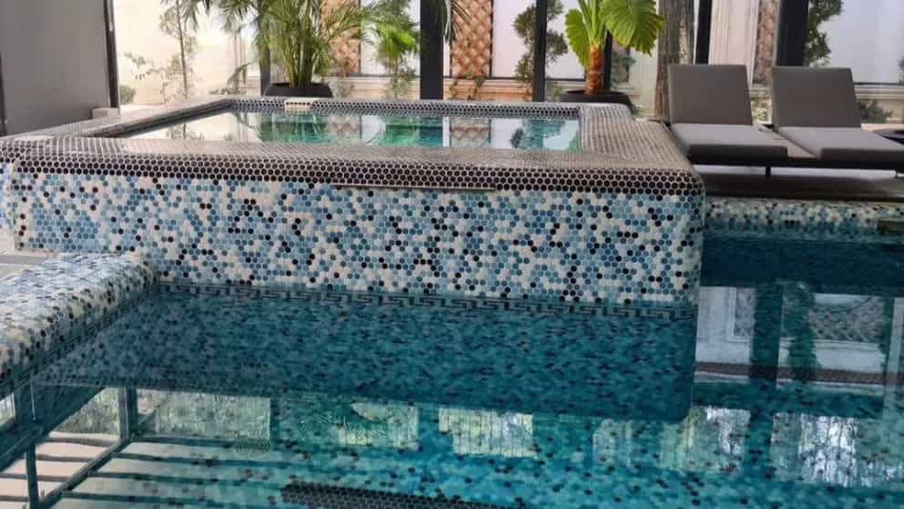Features of swimming pool sealing powder