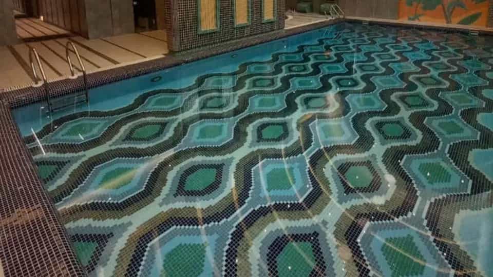 The general steps of building a swimming pool